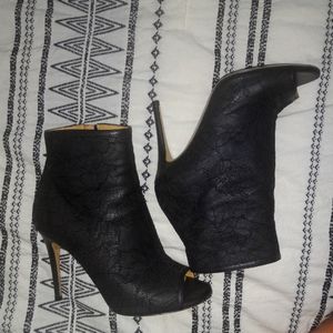 VALENTINO GARAVANI black lace booties 36